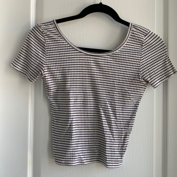 3/$30 ribbed crop tops - Picture 6 of 7